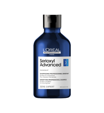 Le shampoing densifiant Serioxyl Advanced de L’Oréal Professionnel formulé pour les cheveux clairsemés.