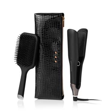 Coffret GHD Chronos max, sa brosse plate et sa trousse, pour un lissage parfait.